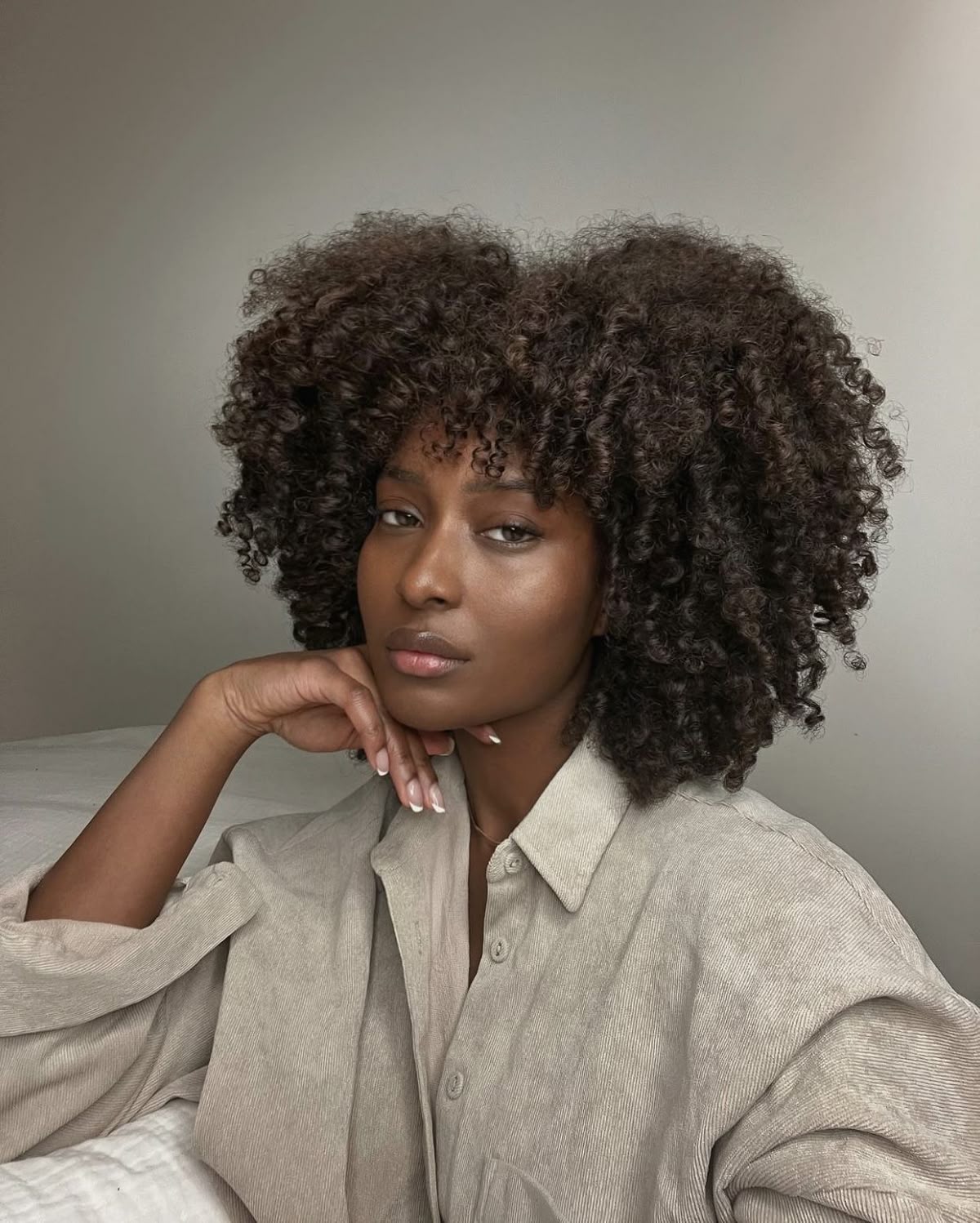 5 huiles végétales et essentielles pour favoriser  la pousse des cheveux